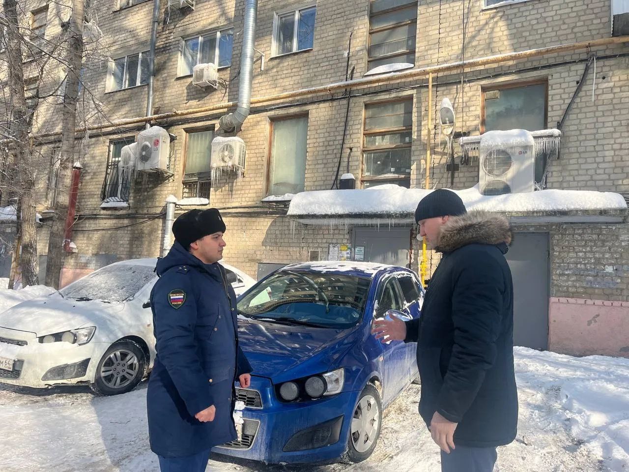 Прокуроры нашли в Саратовской области 55 домов с наледью на крышах